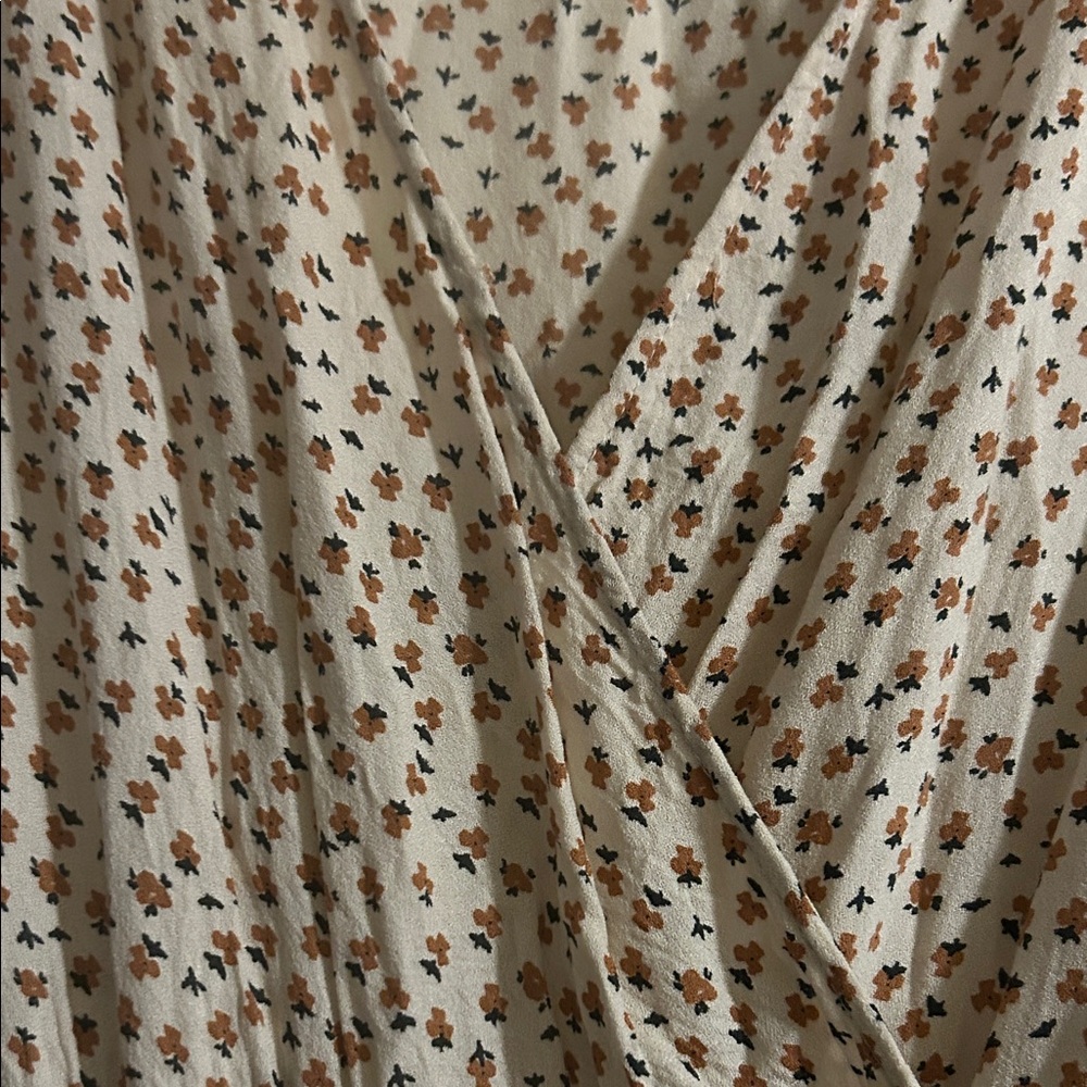 Aura Cream and Black Patterned Long Sleeve Dress - Picture 4 of 5